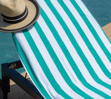 Cargar imagen en el visor de la galería, Toalla de Piscina Premium Shannon
